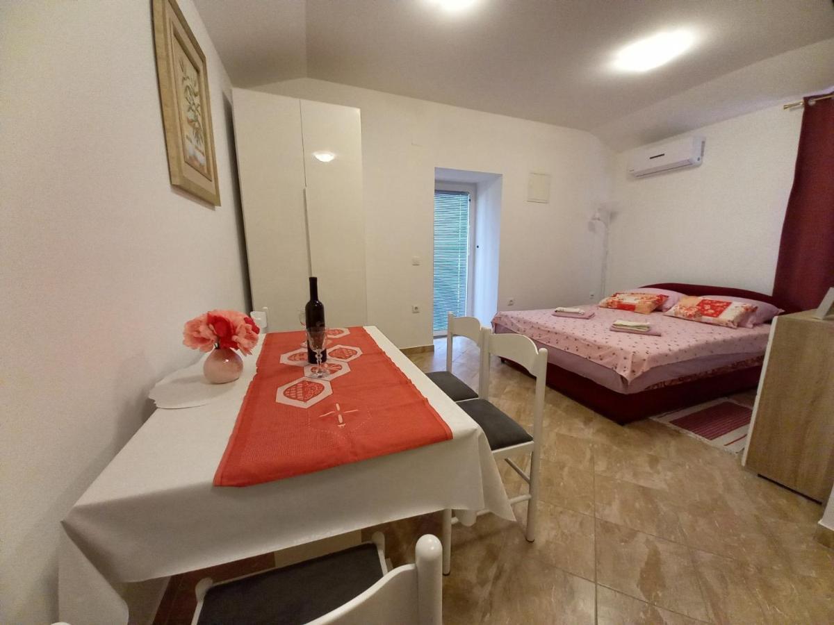 Apartment & Studio Vrdoljak Sveti Anton  Esterno foto